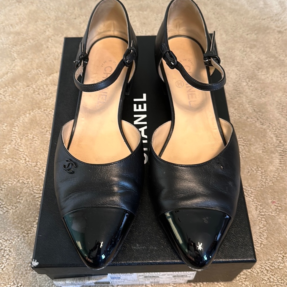 CHANEL black leather flats